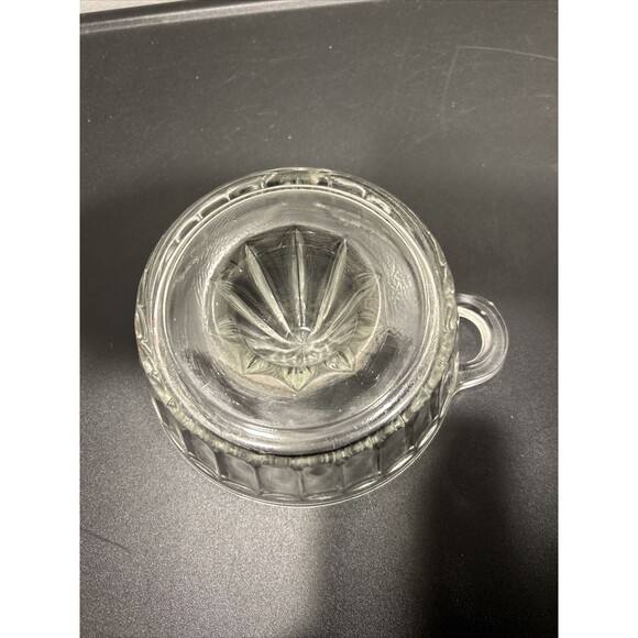 Vintage Heavy Large Clear Glass Hand Juicer Reamer Citrus Orange Lemon Easy Pour - Picture 7 of 10